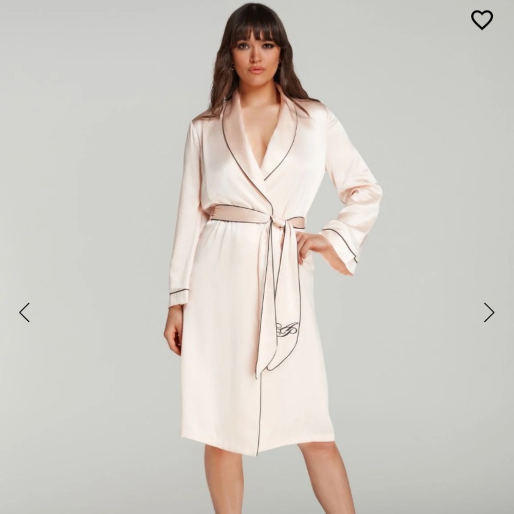 Agent Provacateur Pink Silk Robe - Picture 1 of 6